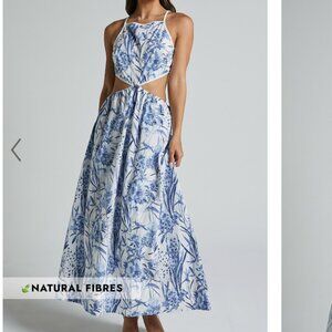 Maenerva Midi Dress - Sleeveless Straight Neck Cut Out Dress in Blue Floral